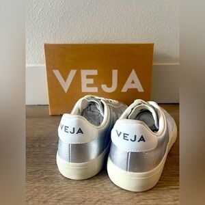 Veja Campo Silver White Sneakers Women’s 9 NIB